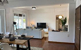 Galaxy Home Spacious & Renovated Apartment